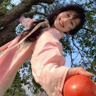 小姑娘艾萝依
